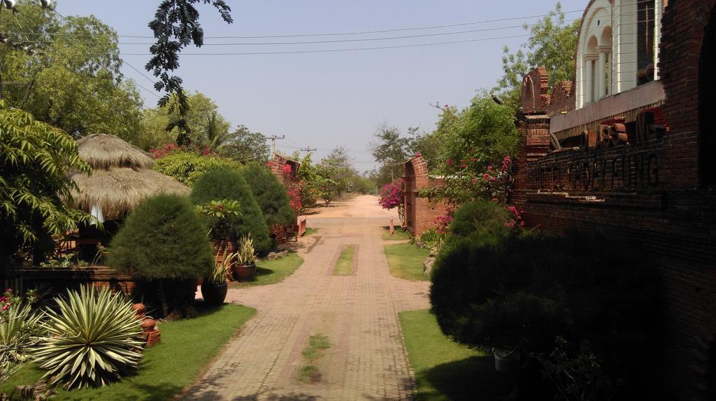 Kaday Aung Hotel Bagan Bagian luar foto